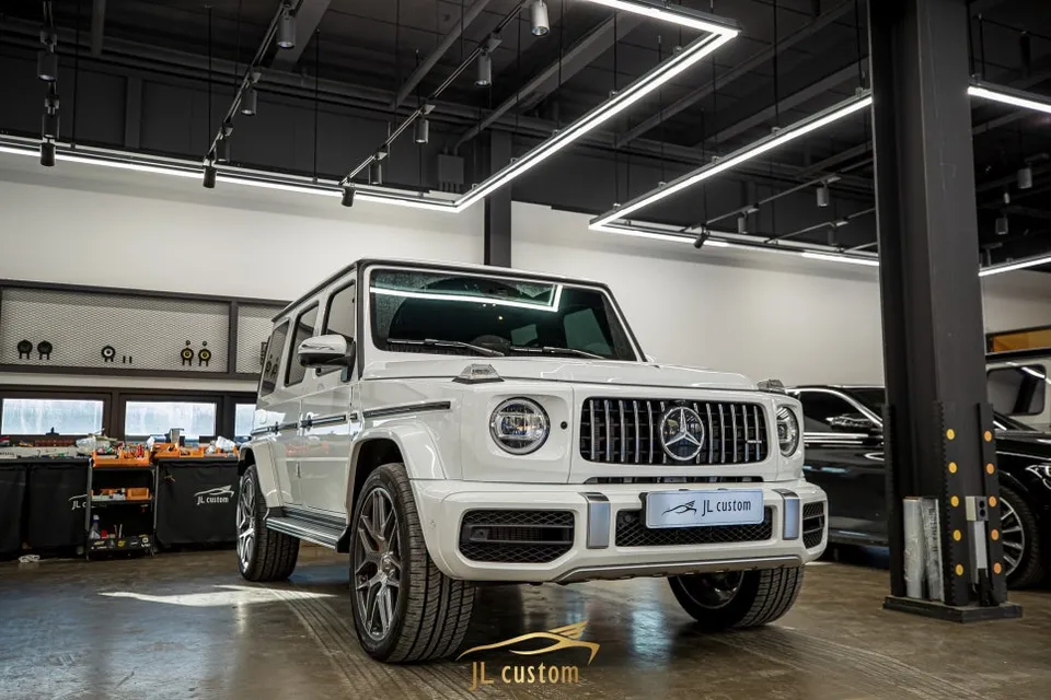 Mercedes-Benz G63 Ambient Lighting Review — Enhanced Interior Moo photo 1