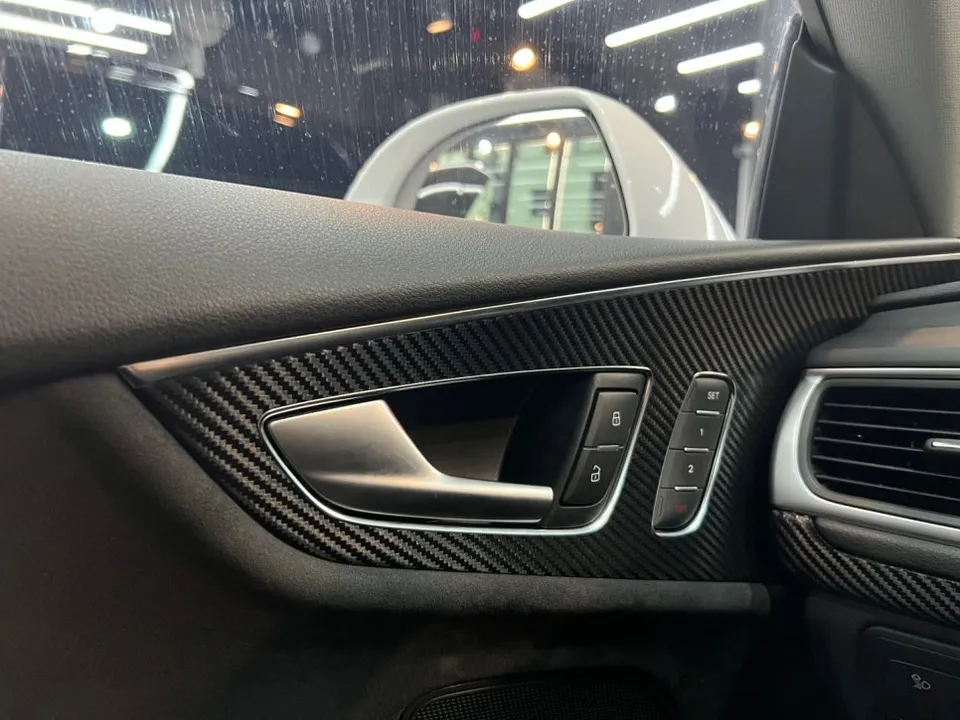 Audi A7のカーラッピング事例|実例と費用目安 施工写真 2-3