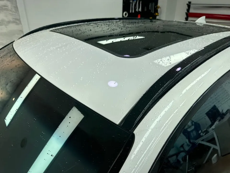 Genesis GV70 PPF施工事例|ブラックPPFで保護と光沢を両立 施工写真 1-2