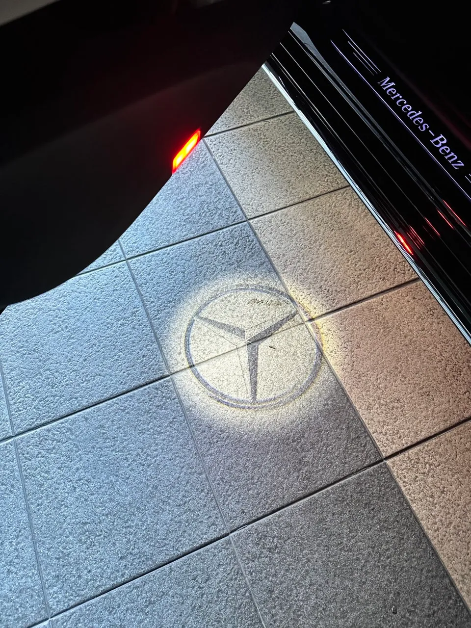 Mercedes-Benz E300 W213 ambient lighting - Mercedes-Benz E300 Ambient Lighting Upgrade Review photo 4