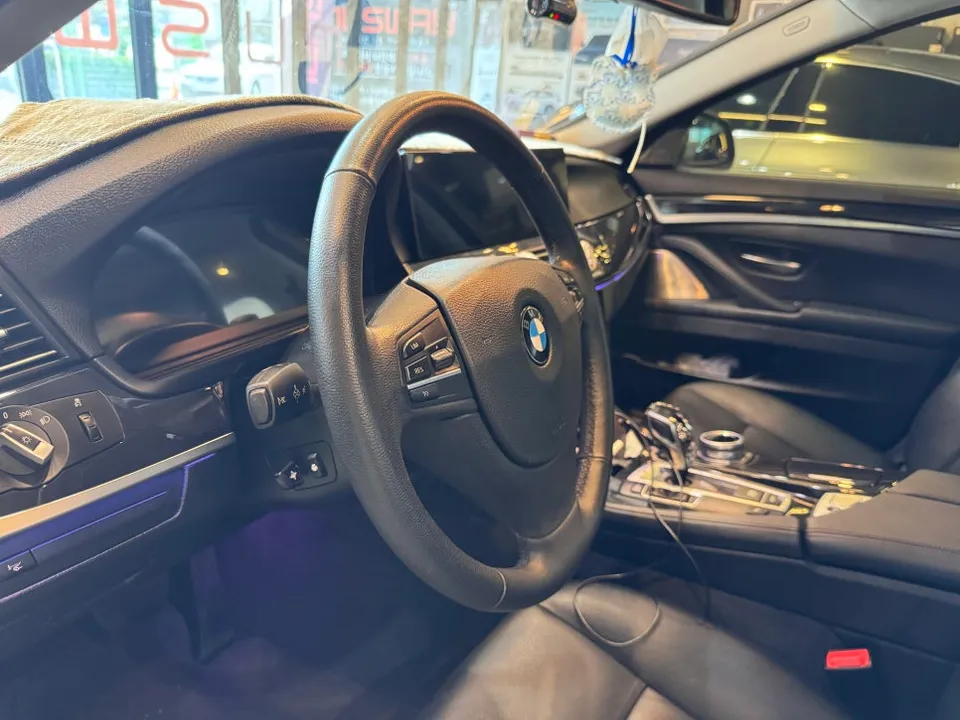 BMW 5 Series F10 steering wheel - BMW F10 5 Series Steering Wheel Customization Review photo 4