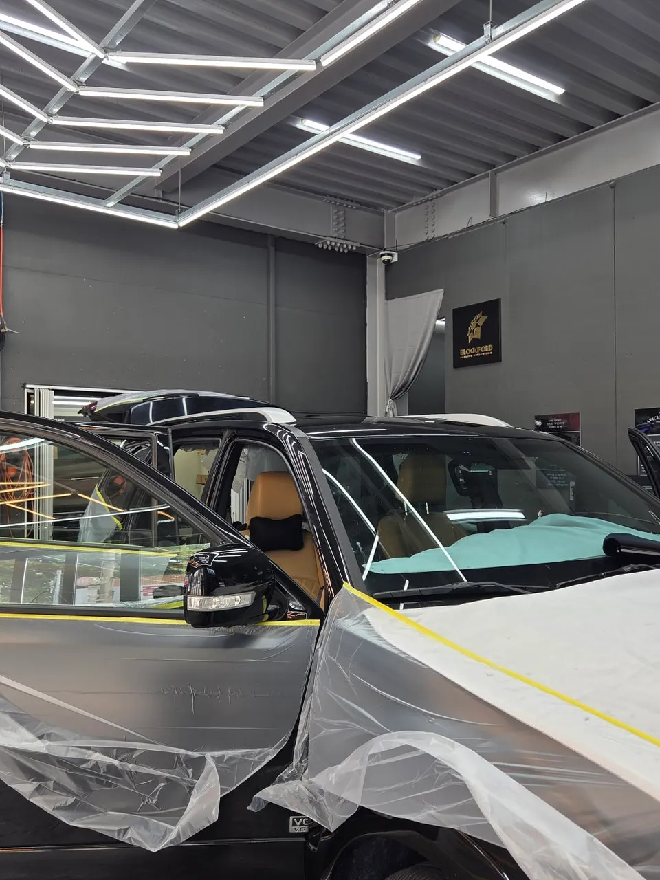 Kia Mohaveのカーフィルム施工事例|費用目安・仕上がり 施工写真 2-2