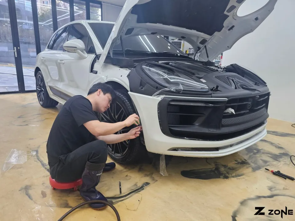 Porsche MacanのPPF施工事例｜費用目安・仕上がり 施工写真 3-1