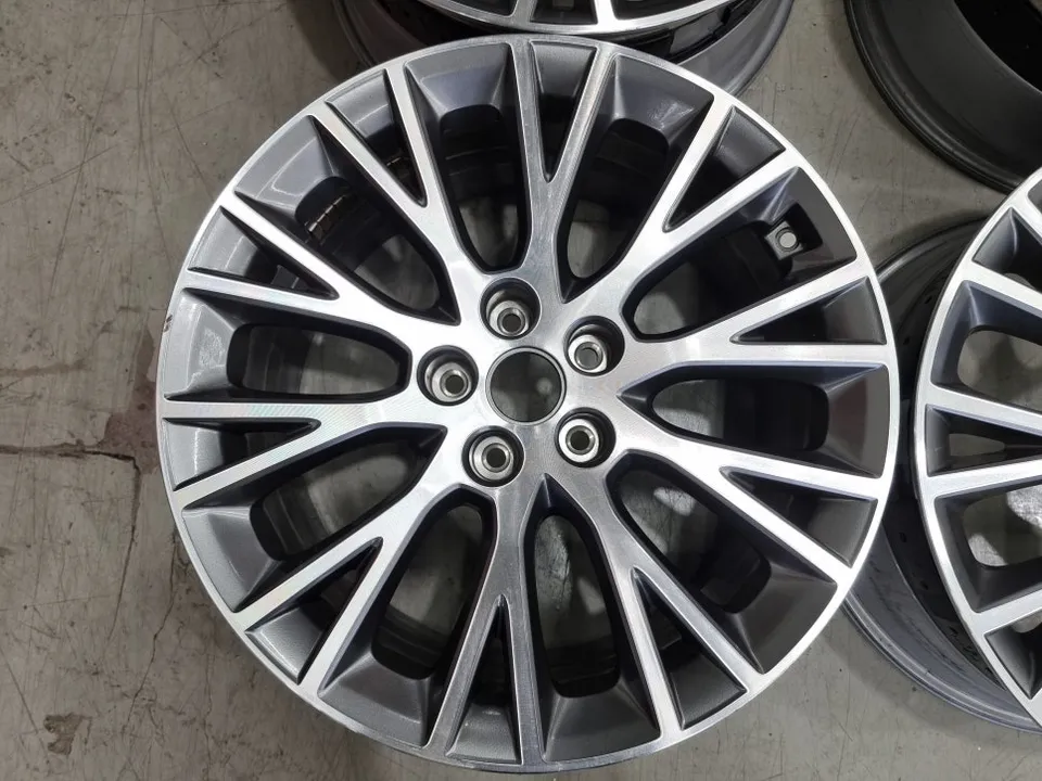 Genesis GV80 wheel repair - Genesis GV80 Wheel Repair & Painting Review — Under $40 photo 3