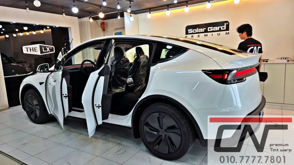 Tesla Model Yのカーフィルム施工事例｜費用目安・仕上がり 施工写真 2-1