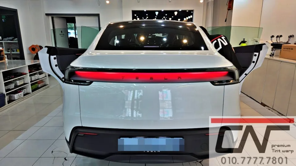 Tesla Model Yのカーフィルム施工事例｜費用目安・仕上がり 施工写真 3-1