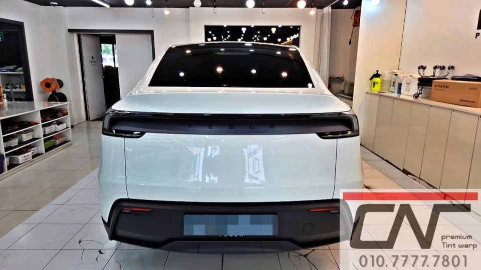Tesla Model Yのカーフィルム施工事例｜費用目安・仕上がり 施工写真 3-2