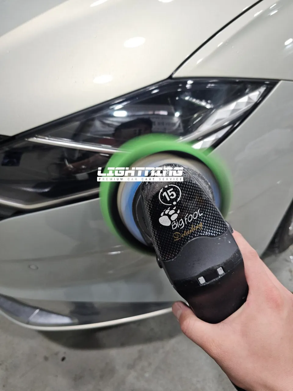 Hyundai Azeraのガラスコーティング事例|費用目安・仕上がり 施工写真 2-1
