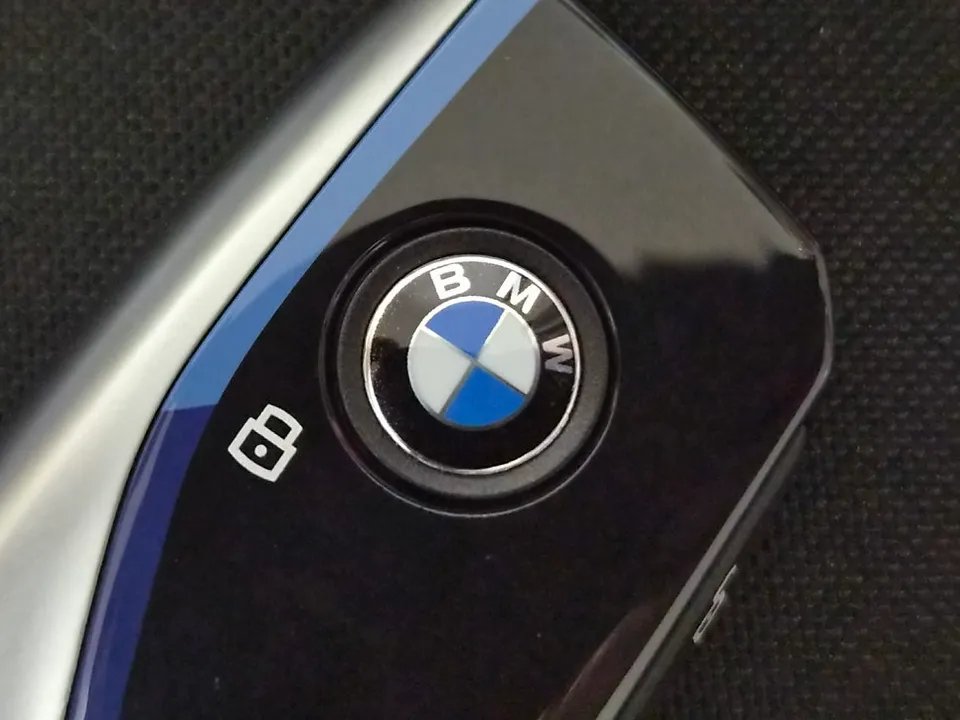 BMW 5 Series G30 oem options - BMW 5 Series G30 OEM Options Review: Silver Key Upgrade photo 3
