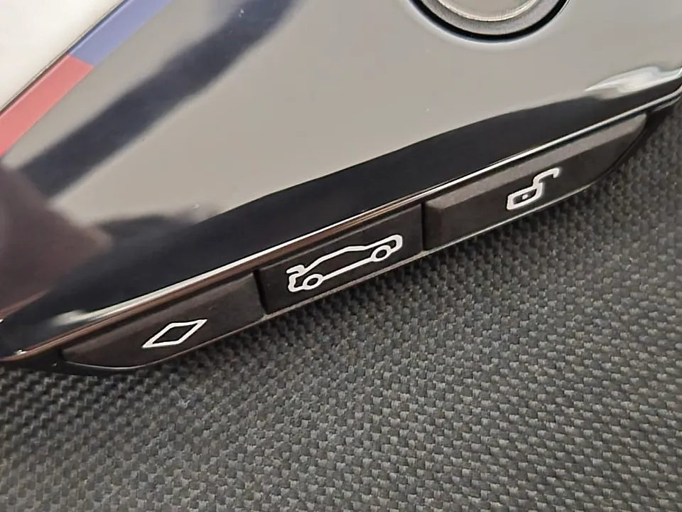 BMW 5 Series G30 oem options - BMW 5 Series G30 OEM Options Review: Silver Key Upgrade photo 4
