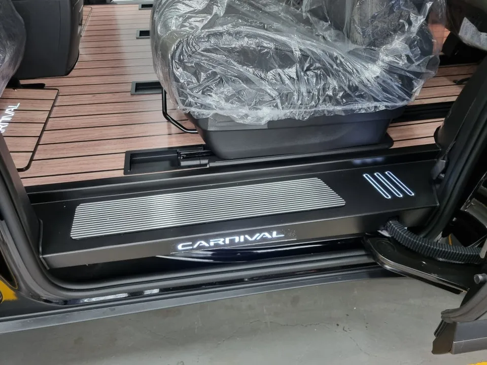 Kia 카니발 KA4 interior customization installation result