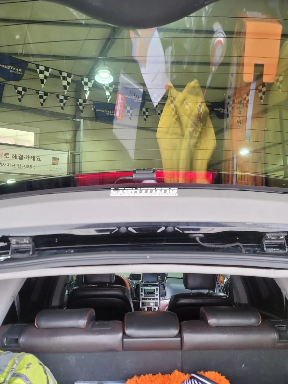 BMW X7 ドライブレコーダー取付事例|費用目安・仕上がり 施工写真 2-2