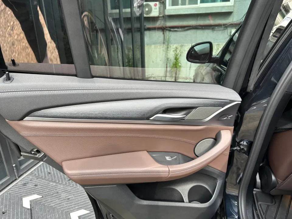 BMW iX3 vinyl wrap - BMW iX3 Vinyl Wrap Review: Cost & Results photo 4