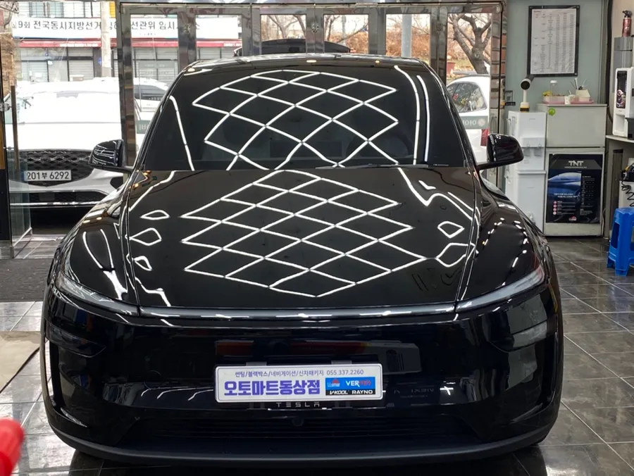 Tesla Model Yのカーフィルム施工事例｜費用目安・仕上がり 施工写真 5