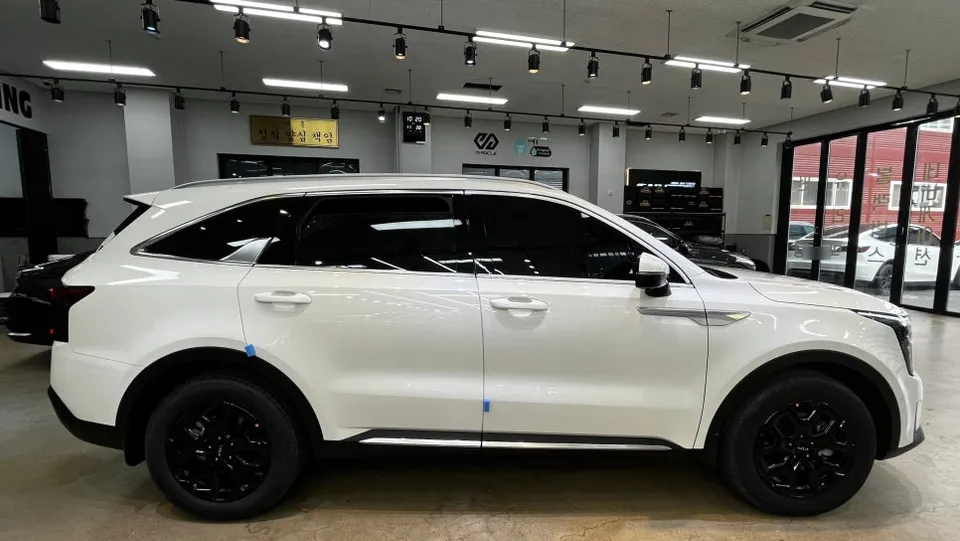Kia Sorento Hybrid new car package - Kia Sorento Hybrid New Car Package Review — Flawless Finish photo 3