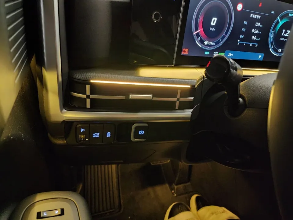 BMW X5 Ambient Lighting Review — Enhanced Interior Mood photo 4