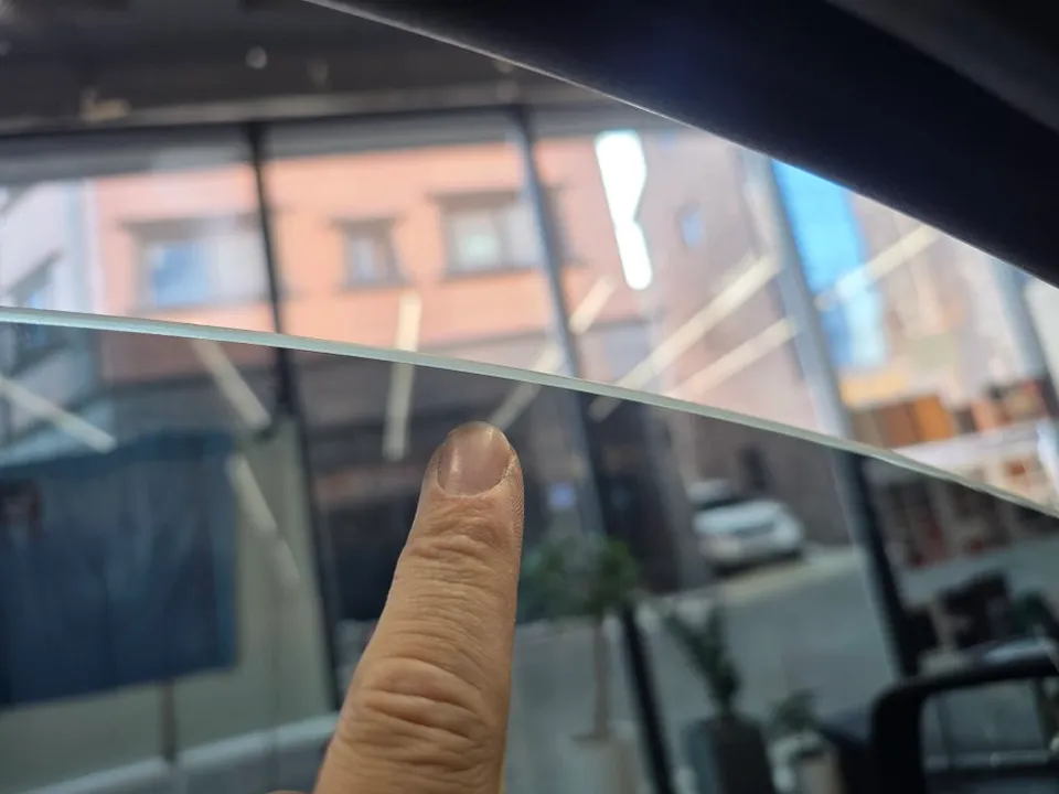Kia K8 カーフィルム施工事例｜断熱・スモークフィルム 施工写真 3-3