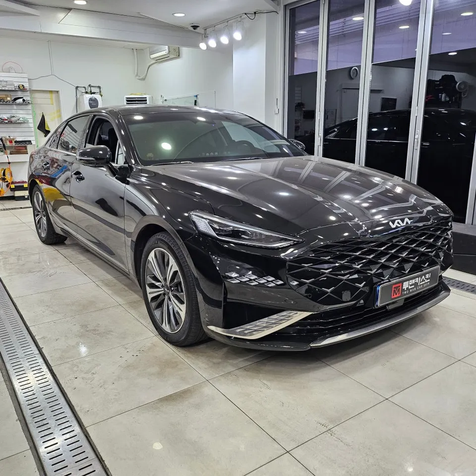 Kia K8のカーラッピング事例｜クロームメッキの印象変更 施工写真 3-1