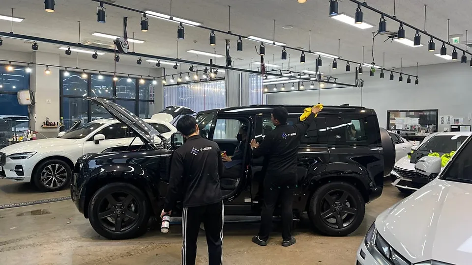 Land Rover Defender 110 new car package - Land Rover Defender 110 New Car Package Review photo 4