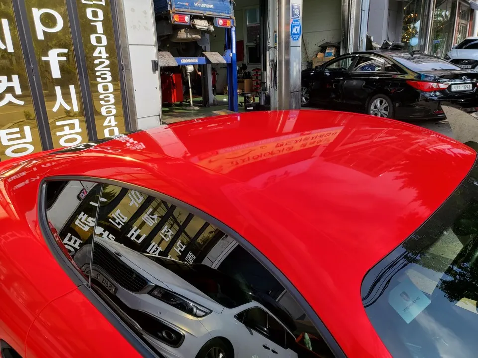 ポルシェ ケイマンのカーラッピング事例|費用目安・仕上がり 施工写真 3-2