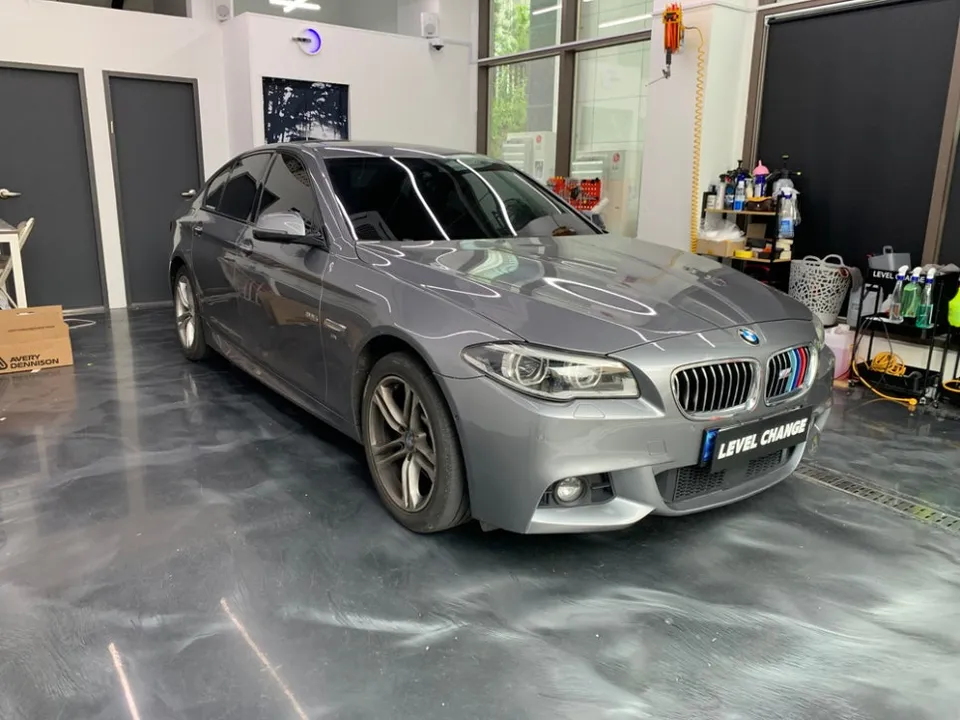 BMW 5 Series F10 カーラッピング事例｜ギャラクシーブラックの仕上がり 施工写真 2-1