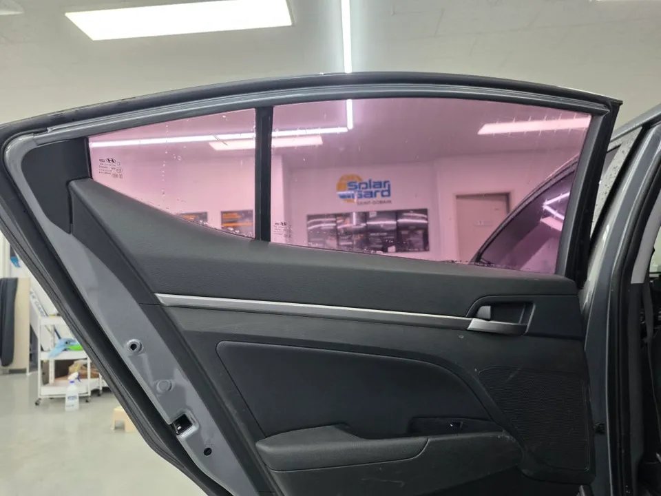 Hyundai Elantraのカーフィルム施工事例|費用目安・仕上がり 施工写真 1-2