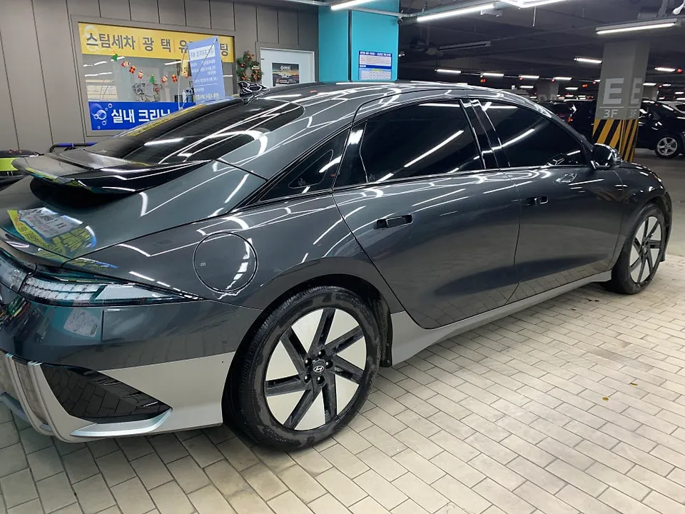 Hyundai IONIQのガラスコーティング事例｜費用目安・仕上がり 施工写真 1-1