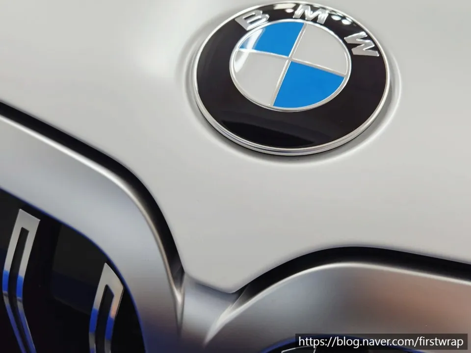 BMW X7のPPF施工事例|無光フィルムで保護 施工写真 1-3