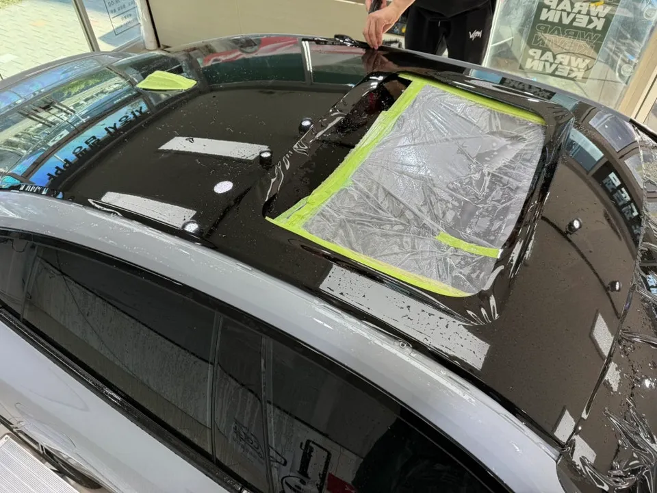 BMW i4のカーラッピング事例｜費用目安・仕上がり 施工写真 1-2