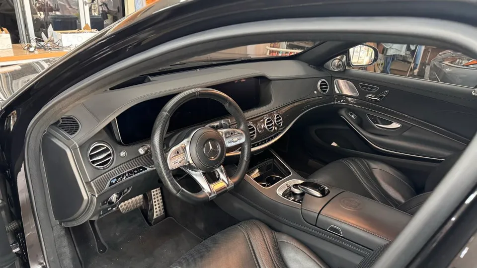 Mercedes-Benz S-Class W222 ambient lighting - Mercedes-Benz S-Class W222 Ambient Lighting Review — Cost photo 2