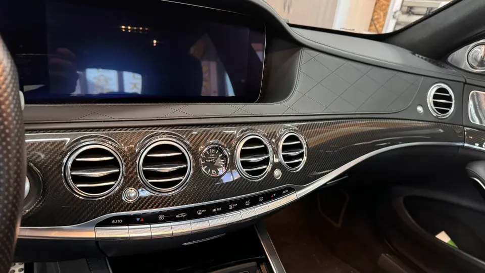 Mercedes-Benz S-Class W222 ambient lighting - Mercedes-Benz S-Class W222 Ambient Lighting Review — Cost photo 4