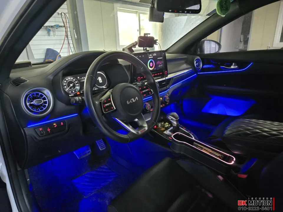 Kia K3 GT ambient lighting - Kia K3 GT Ambient Lighting Review — Enhanced Interior photo 4