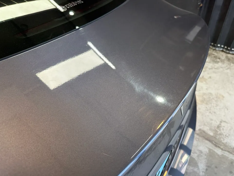 Tesla Model 3のガラスコーティング事例：韓国での施工と仕上がり 施工写真 1-2