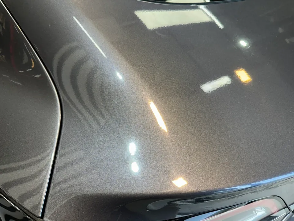 Tesla Model 3のガラスコーティング事例：韓国での施工と仕上がり 施工写真 2-2