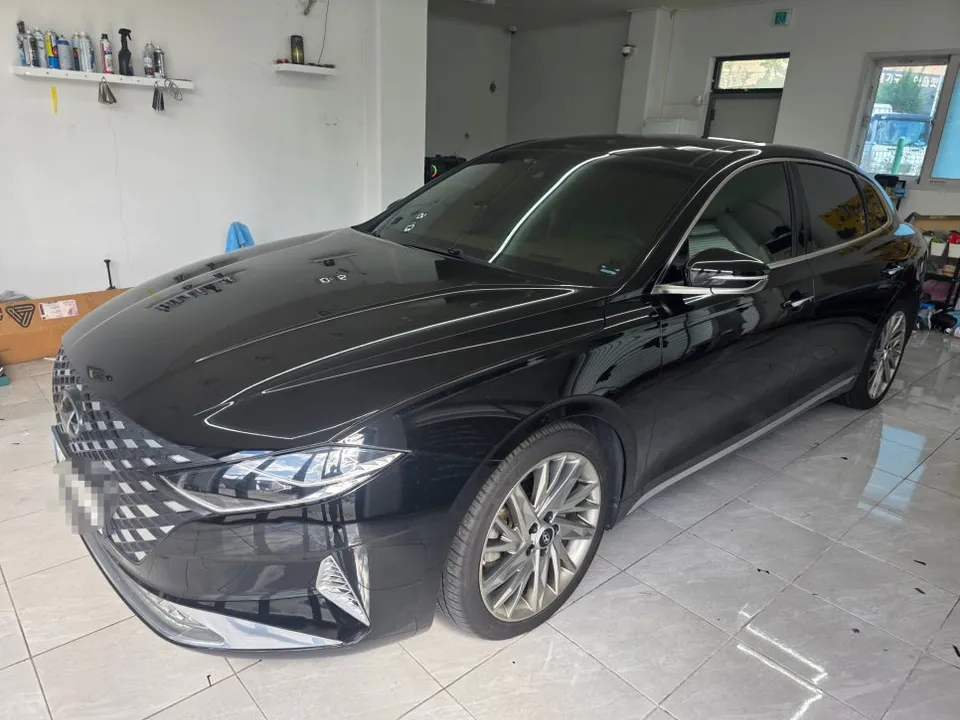 Hyundai Grandeur IGのカーラッピング事例｜費用目安・仕上がり 施工写真 3-1
