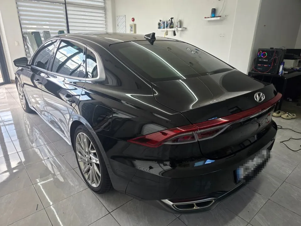 Hyundai Grandeur IGのカーラッピング事例｜費用目安・仕上がり 施工写真 2-2