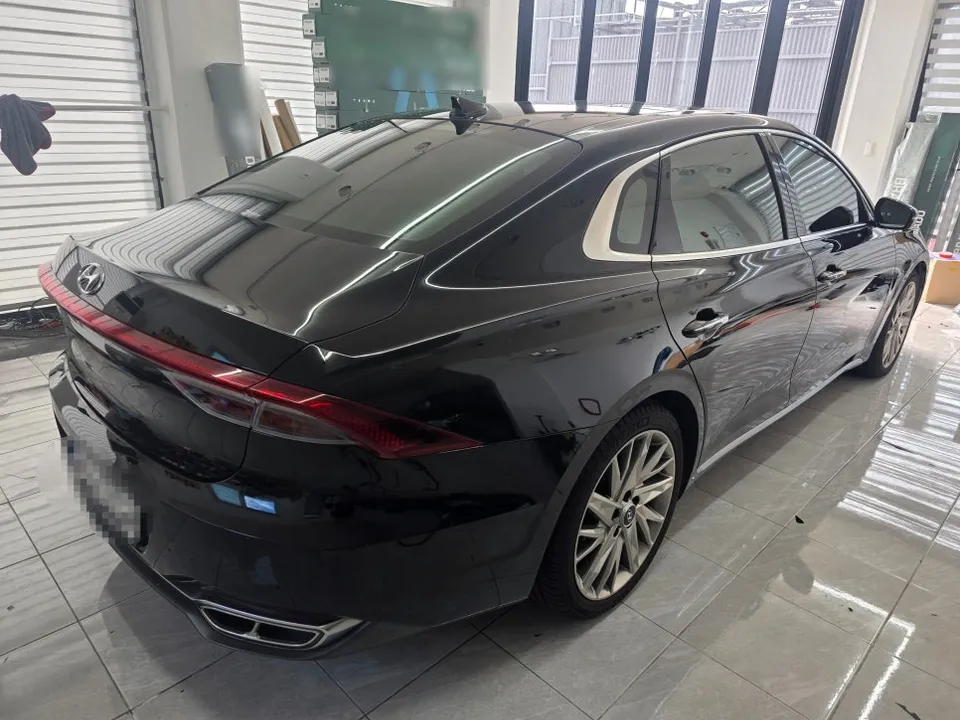 Hyundai Grandeur IGのカーラッピング事例｜費用目安・仕上がり 施工写真 3-2