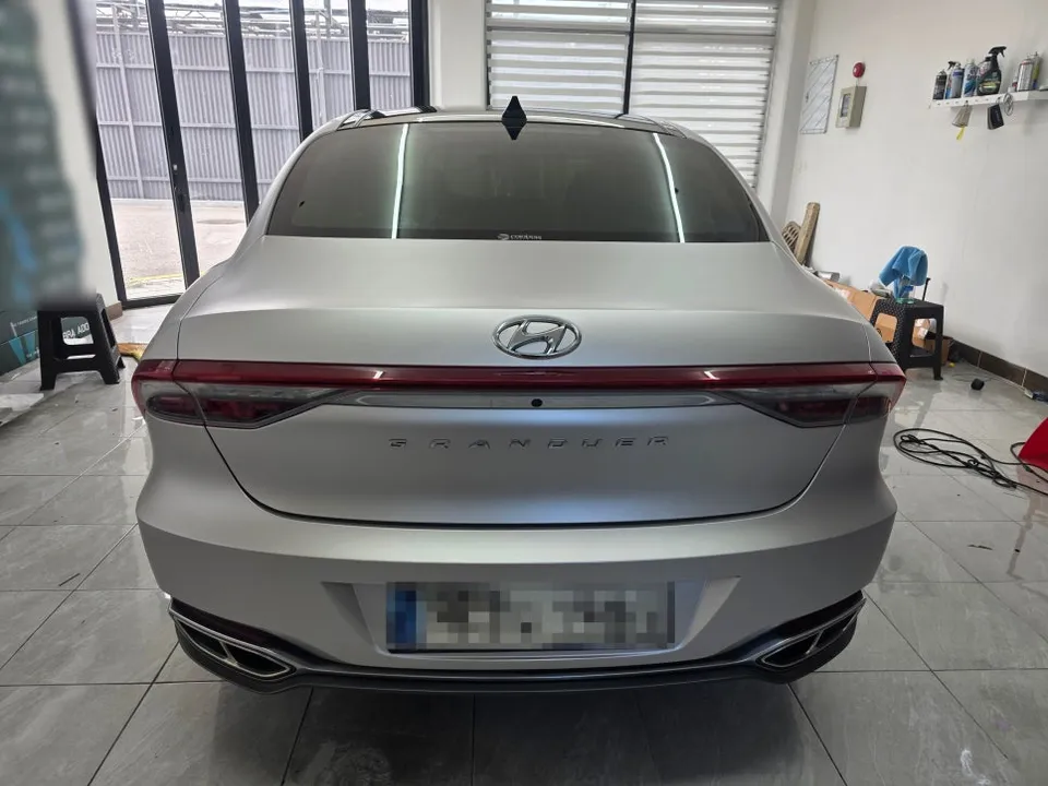 Hyundai Grandeur IGのカーラッピング事例｜費用目安・仕上がり 施工写真 2-3