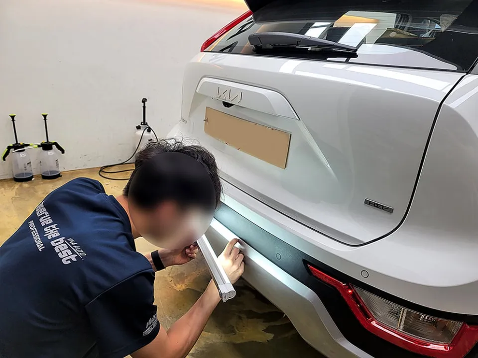 Kia Niro Hybridのカーフィルム施工事例|費用目安と仕上がり 施工写真 1-2