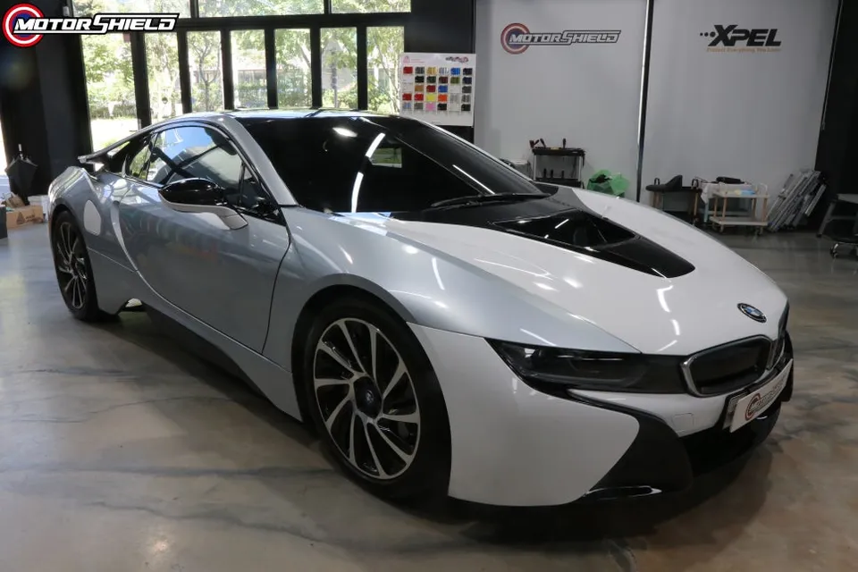 BMW i8のカーラッピング事例|3Mサテンプロージョンバニラ 施工写真 1-2