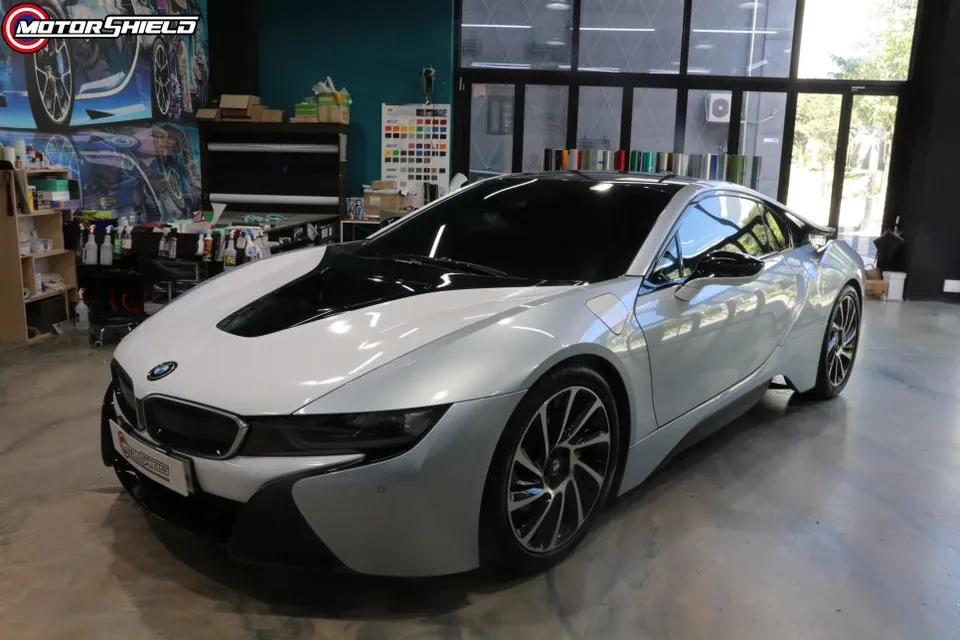 BMW i8のカーラッピング事例|3Mサテンプロージョンバニラ 施工写真 2-2