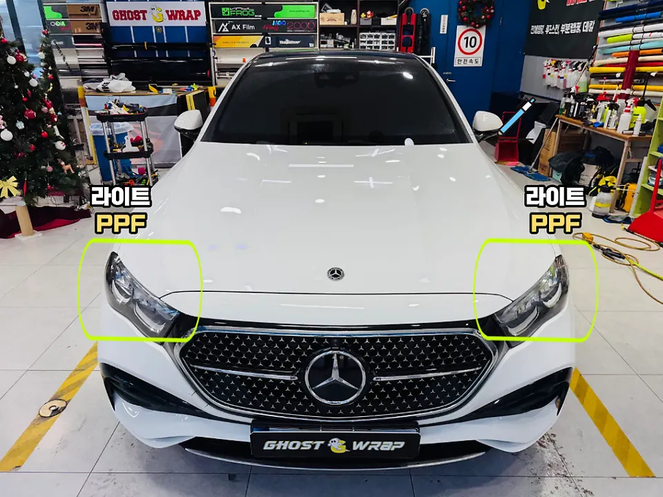 Mercedes-Benz E200のPPF施工事例|ルーフトップとヘッドライト 施工写真 3-1