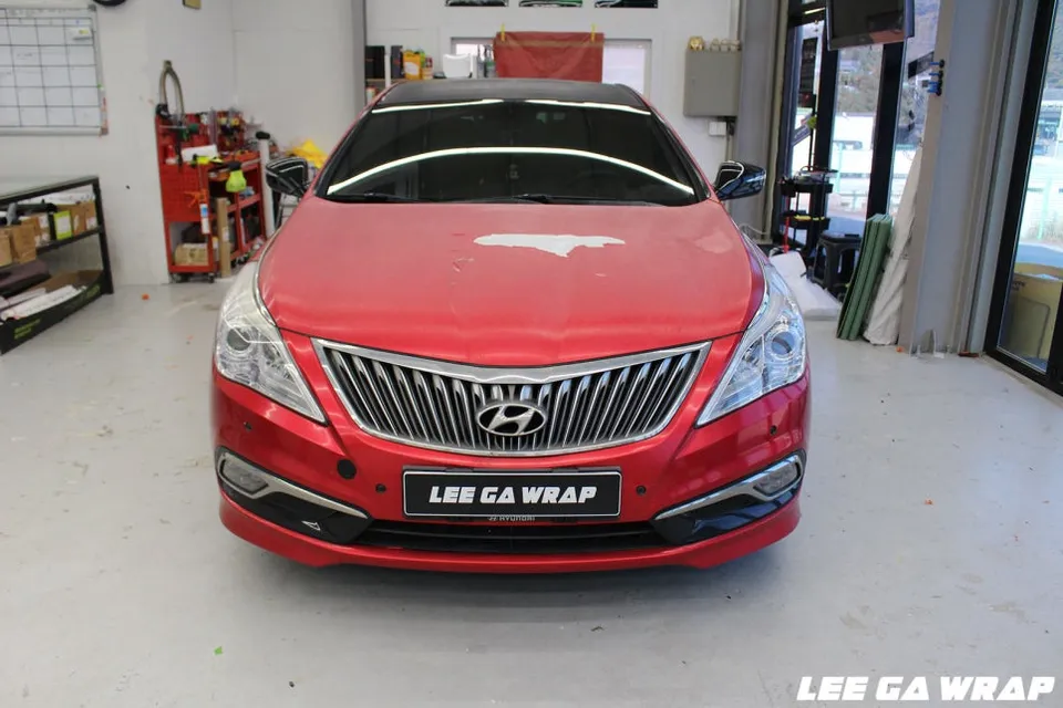 Hyundai Grandeur HGのカーラッピング事例｜費用目安・仕上がり 写真