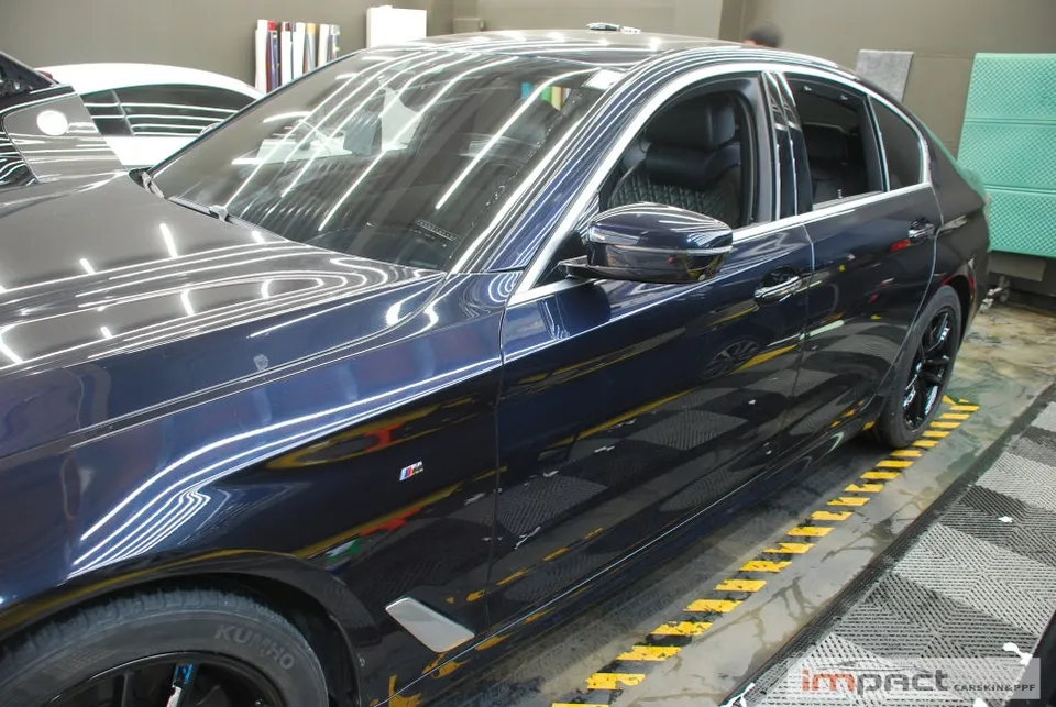 BMW 5 Series vinyl wrap - BMW 5 Series Vinyl Wrap Review: Blackout Trim Upgrade photo 4
