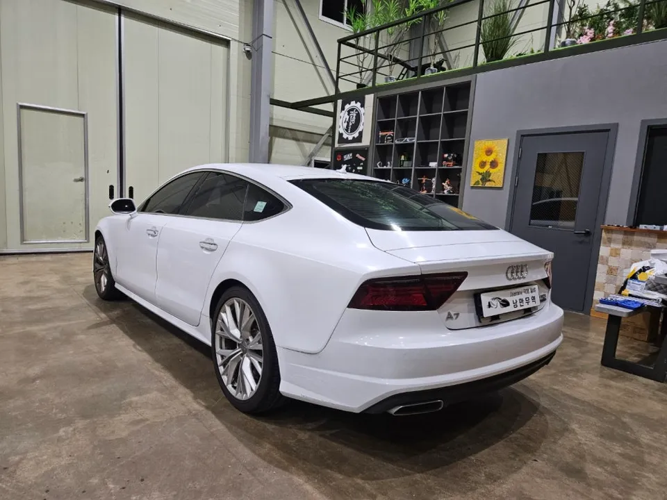 Audi A7 vinyl wrap - Audi A7 Vinyl Wrap Review: RS7 Style Conversion & Cost photo 4