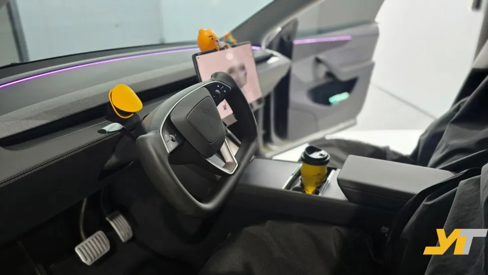 Tesla Model Y ambient lighting - Tesla Model Y Ambient Lighting Review: Dynamic Interior Upgrade photo 4