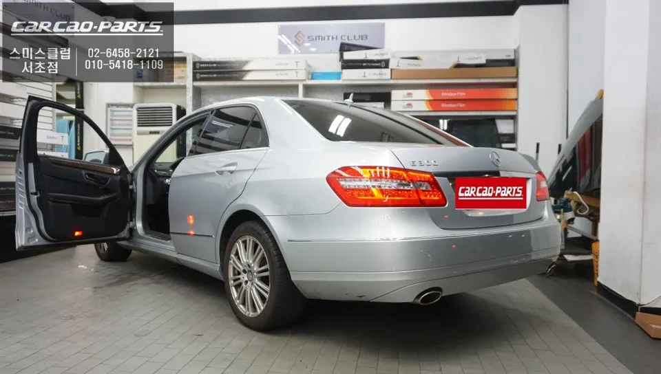 Mercedes-Benz E-Class W213のAndroid Auto・CarPlay取付事例 施工写真 4-2