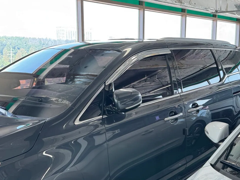 Kia Carnival body repair - Kia Carnival Body Repair & Painting Review — Same-Day Partial Rep photo 3
