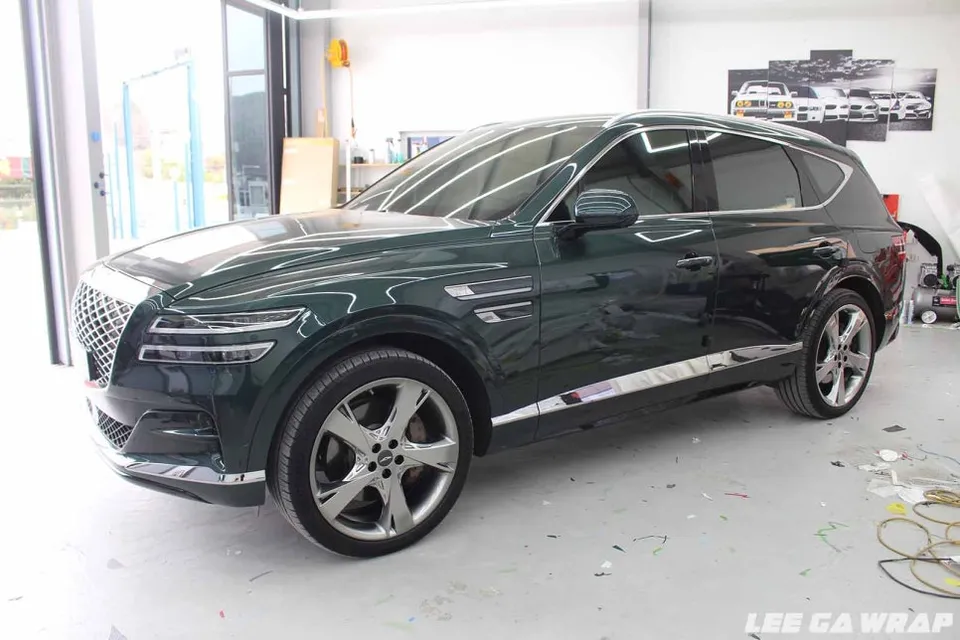 Genesis GV80 vinyl wrap - Genesis GV80 Vinyl Wrap Review: Brooklyn Gray Color Change photo 5