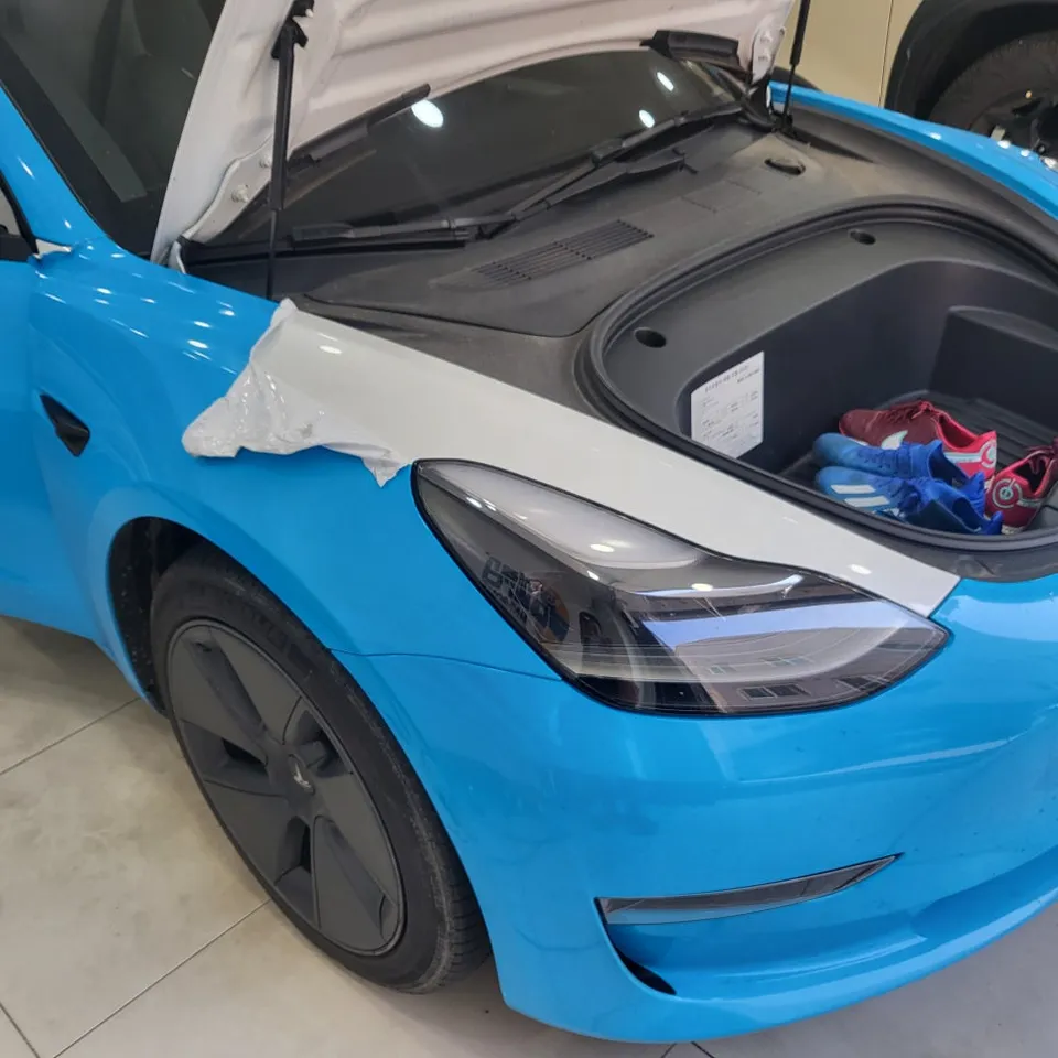 Tesla Model 3のカーラッピング事例|費用目安・仕上がり 施工写真 2-3